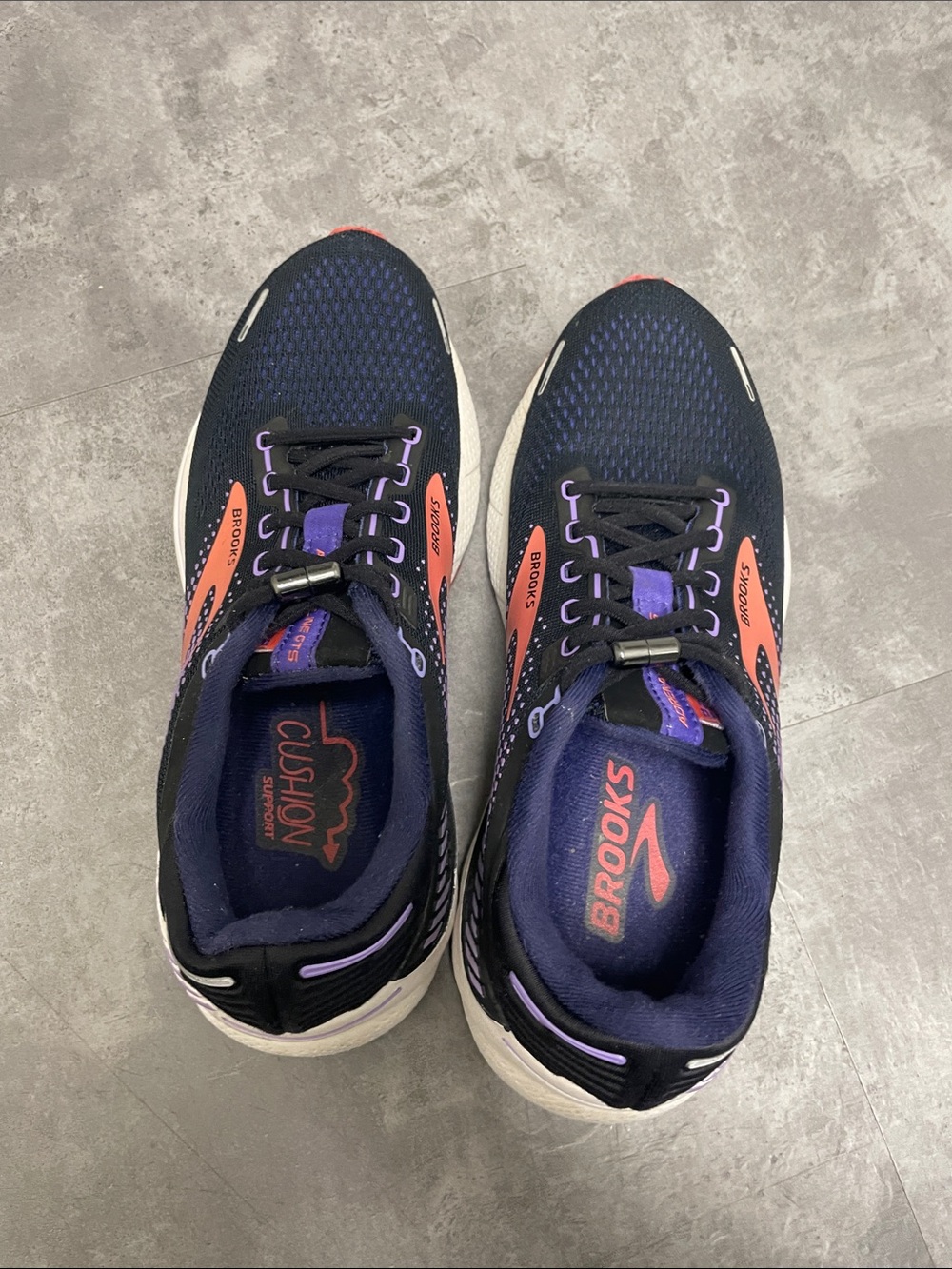 Brooks women’s Adrenaline GTS Running Shoes